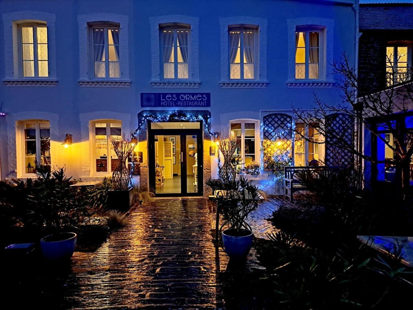 Hôtel Restaurant Les Ormes, The Originals Relais  Barneville-Carteret Exterior foto