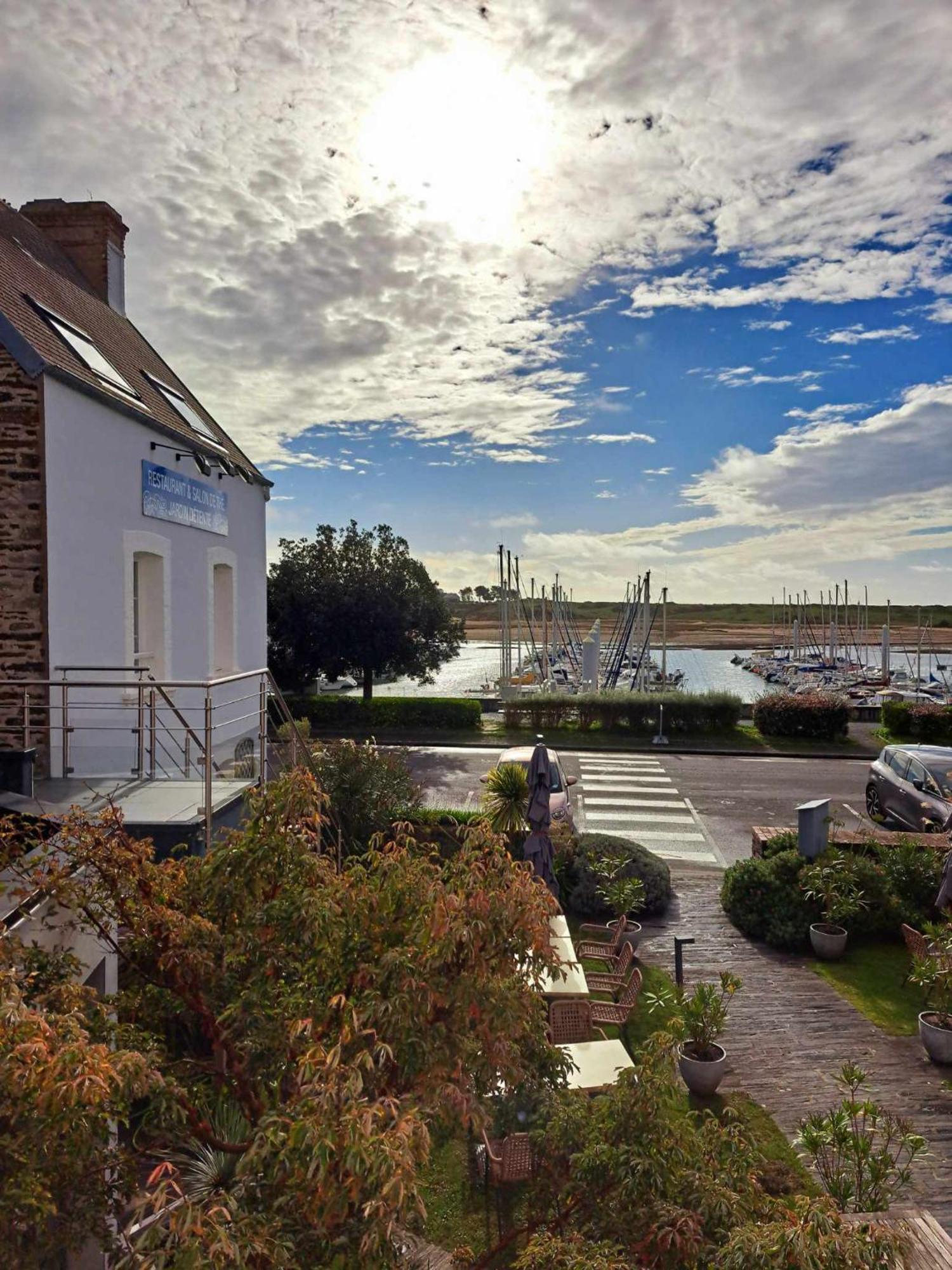 Hôtel Restaurant Les Ormes, The Originals Relais  Barneville-Carteret Exterior foto